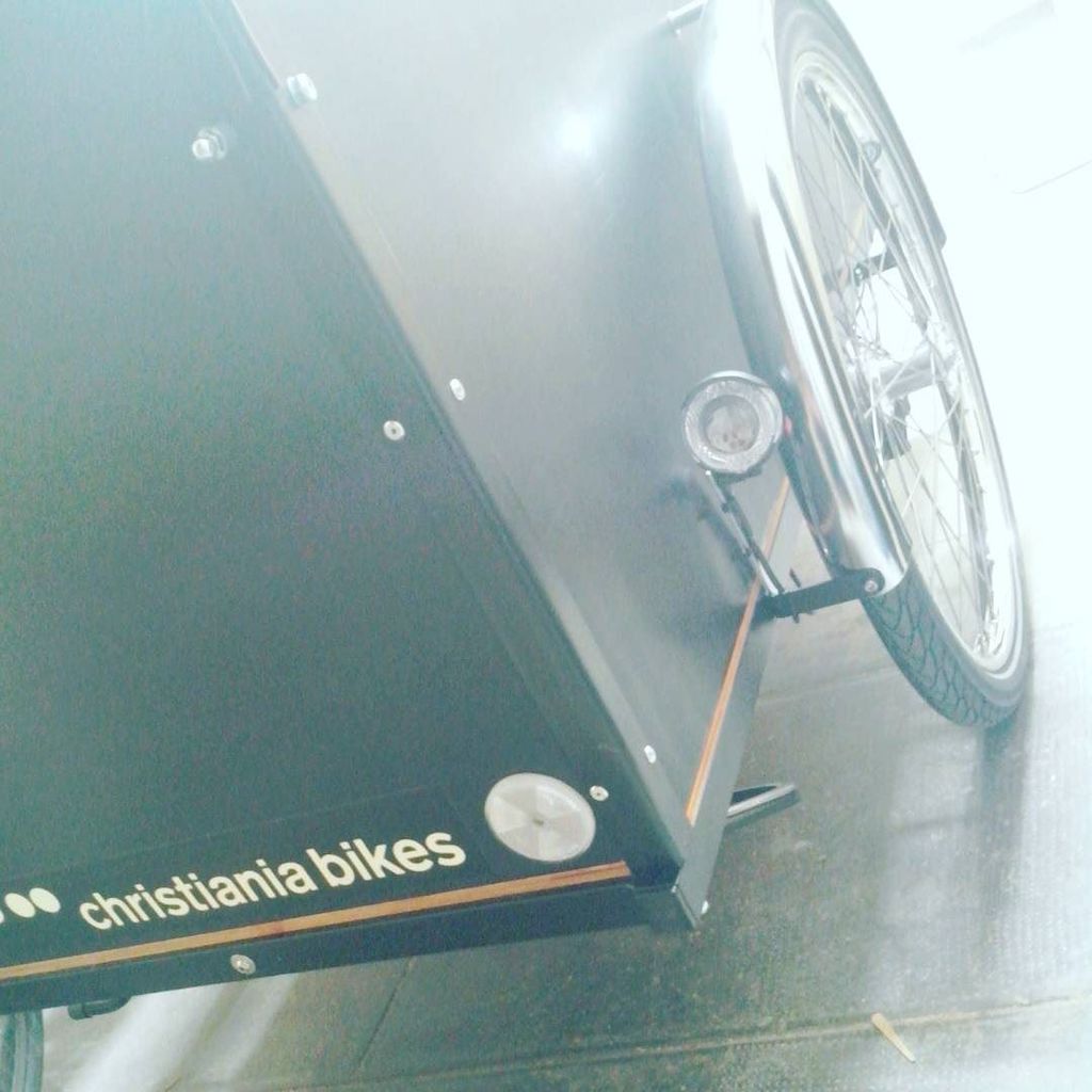 leperco_'s tweet image. La nouvelle recrue du @lepercolateur dans son antre! #slowcoffee #slowmotion #bikingcoffee ift.tt/2q3LfB2