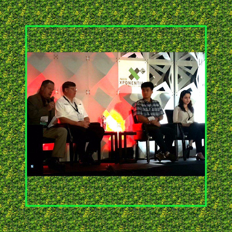 tamucc_ari's tweet photo. UAS have numerous applications; just ask these researchers about the impacts on agriculture 🌱🌳🌽🌾 #TexasUASsummit #auvsiXPO #drones #FarmLife https://t.co/S7bH6F4v01