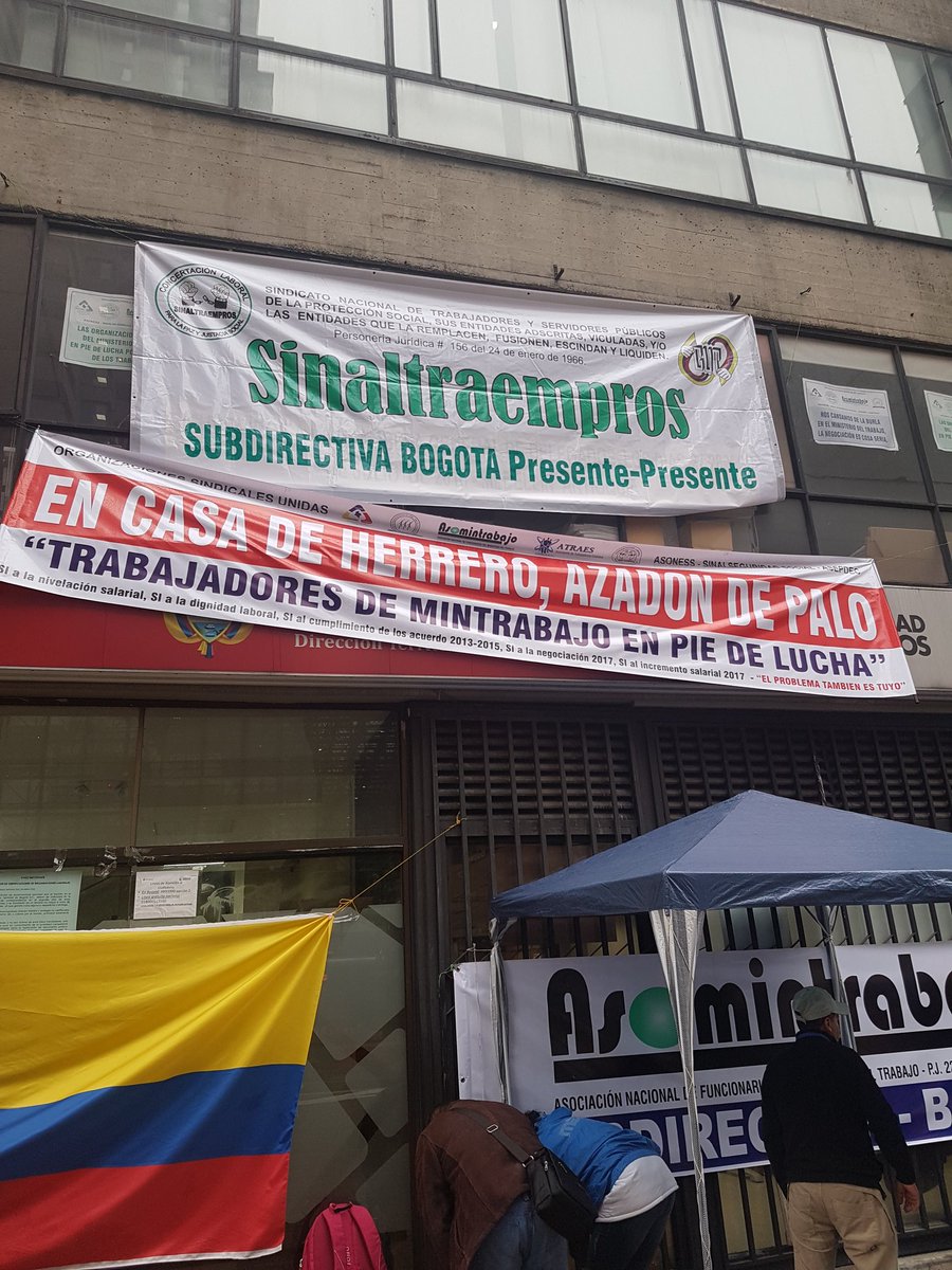 Esto es Colombia.. con qué criterio exigen cumplimiento de normas laborales si ellos mismos las violan ??