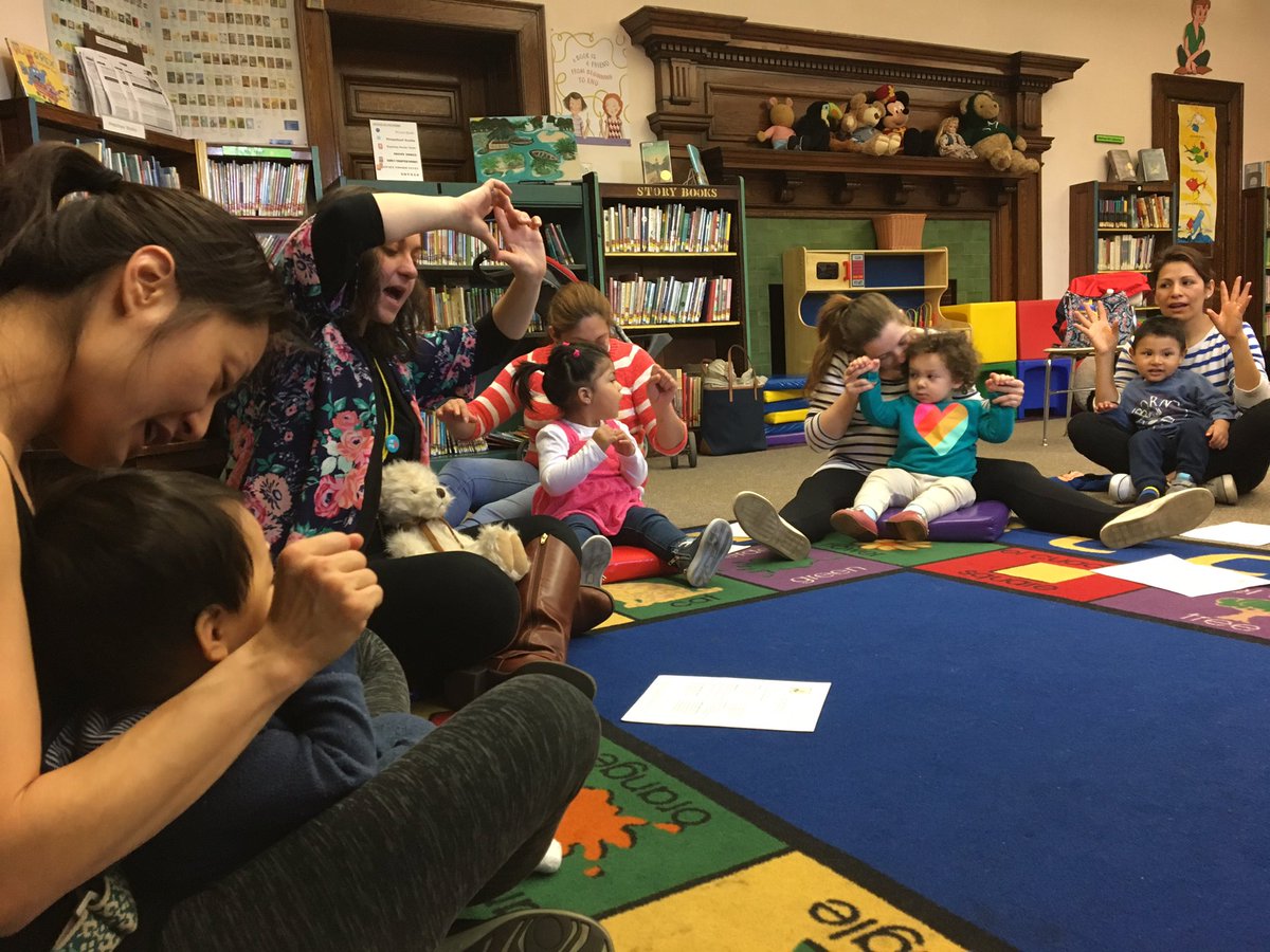 CFamilyNetwork's tweet photo. Twinkle Twinkle Little Star during our Baby Lap Sit group. #brainbuildinginprogress @CAPICINC @MassEarlyEdCare @ChelseaPubLib https://t.co/u83nRXV9Iq