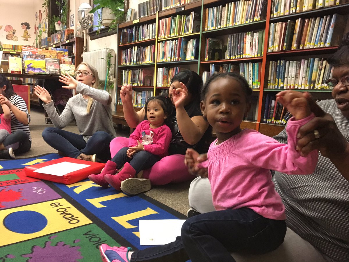 CFamilyNetwork's tweet photo. Twinkle Twinkle Little Star during our Baby Lap Sit group. #brainbuildinginprogress @CAPICINC @MassEarlyEdCare @ChelseaPubLib https://t.co/u83nRXV9Iq