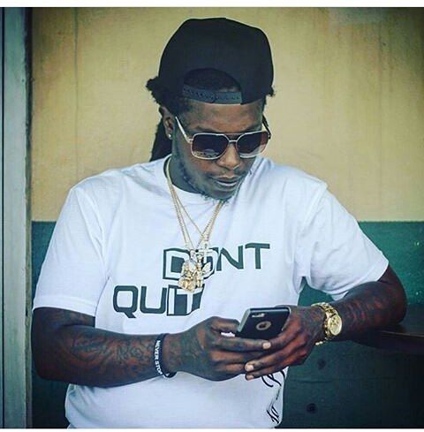 whitedudemusic's tweet photo. Follow my broski @BentleyTDCCoop 🔥💸 #DuffleGang ✅✅ #BlackUmbrellaCartel ☔ #TrappaFavoriteCracka FOR BOOKING CONTACT @MR_YCEMG ✅ https://t.co/2aS0eIcKaQ