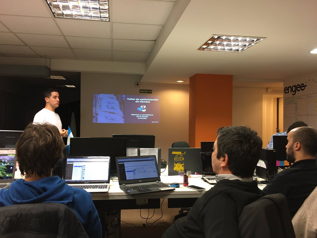 feravfly's tweet image. Segunda charla del taller en #prestashopba
