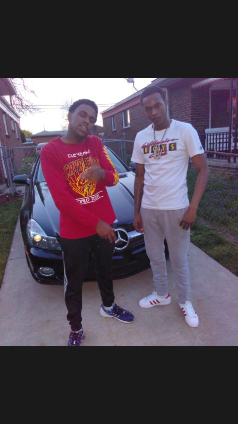 jayare_Wayne's tweet photo. Me &amp; Bro 💪 https://t.co/eEIPJxXe2O