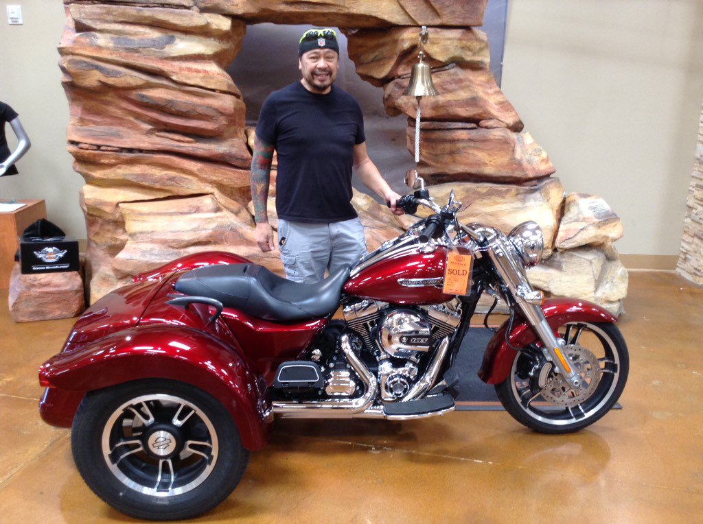 redrockharley's tweet photo. Welcome to the family Ray! He recently took possession of this 2016 FLRT FreeWheeler #RockHardRideHarder #RedRockHD https://t.co/MDIfA4cxP6