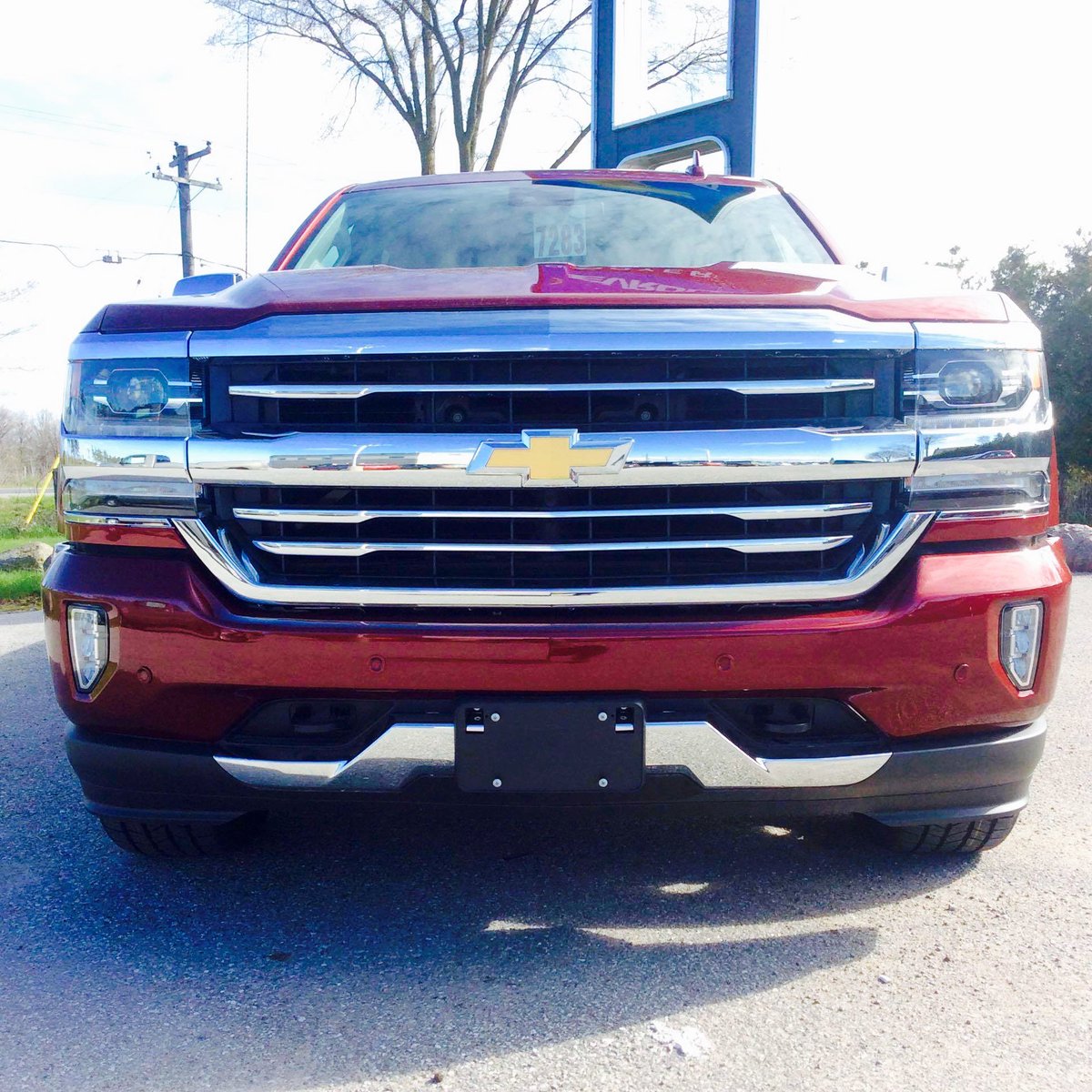 TheBoyerLindsay's tweet photo. We're a proud member of #TruckNation! 👊🏼 Have you joined #TruckNation yet? #ChevyPride #ChevyTrucks #Silverado @ChevroletCanada https://t.co/cN8Lxd3J7U