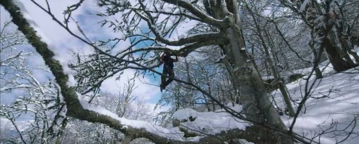 AjithSadha's tweet image. And finally this..💔

15+ operations.. 14 of them at his spinal.. He is still doing stuff like this just for his fans.. Tears..

#Vivegam