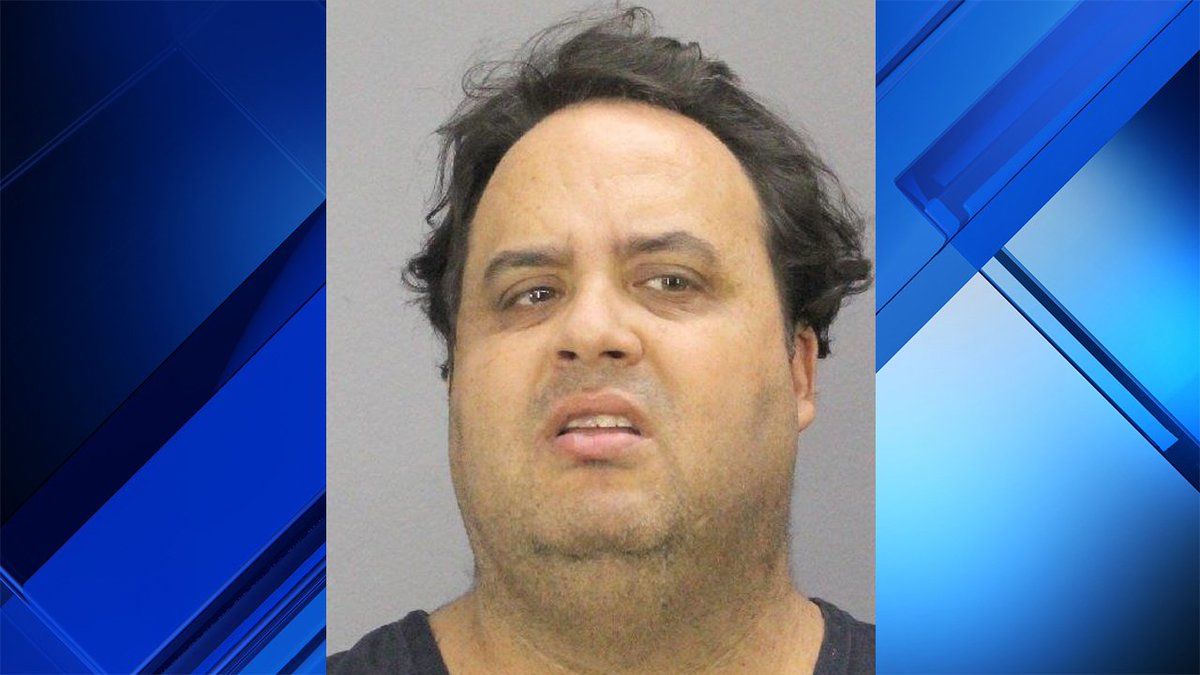 Pembroke Pines man admits downloading 'bad pictures of boys' bit.ly/2r0TpXV https://t.co/iEw5RGz13o