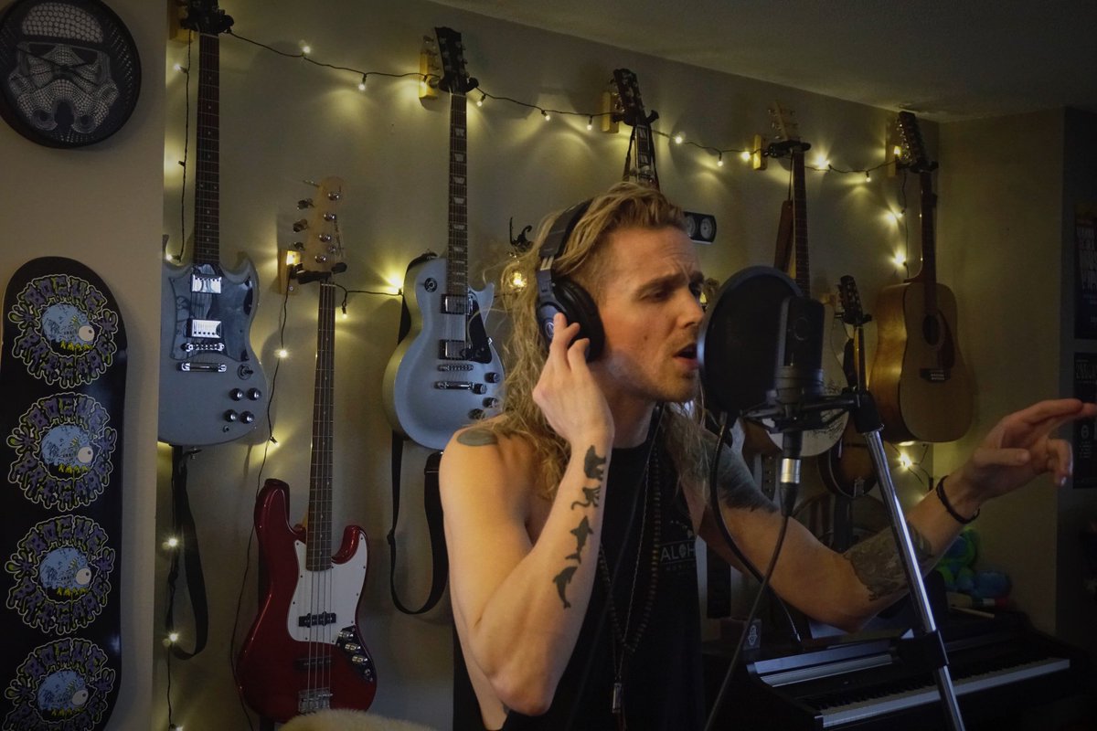 russ_dawson's tweet photo. Check out my new video I put up... click the FB link in my bio.  Also, MAY 18th at the NEEDLE with #DanielWesley !!! #RussDawsonMusic https://t.co/7RmK7GjDCe