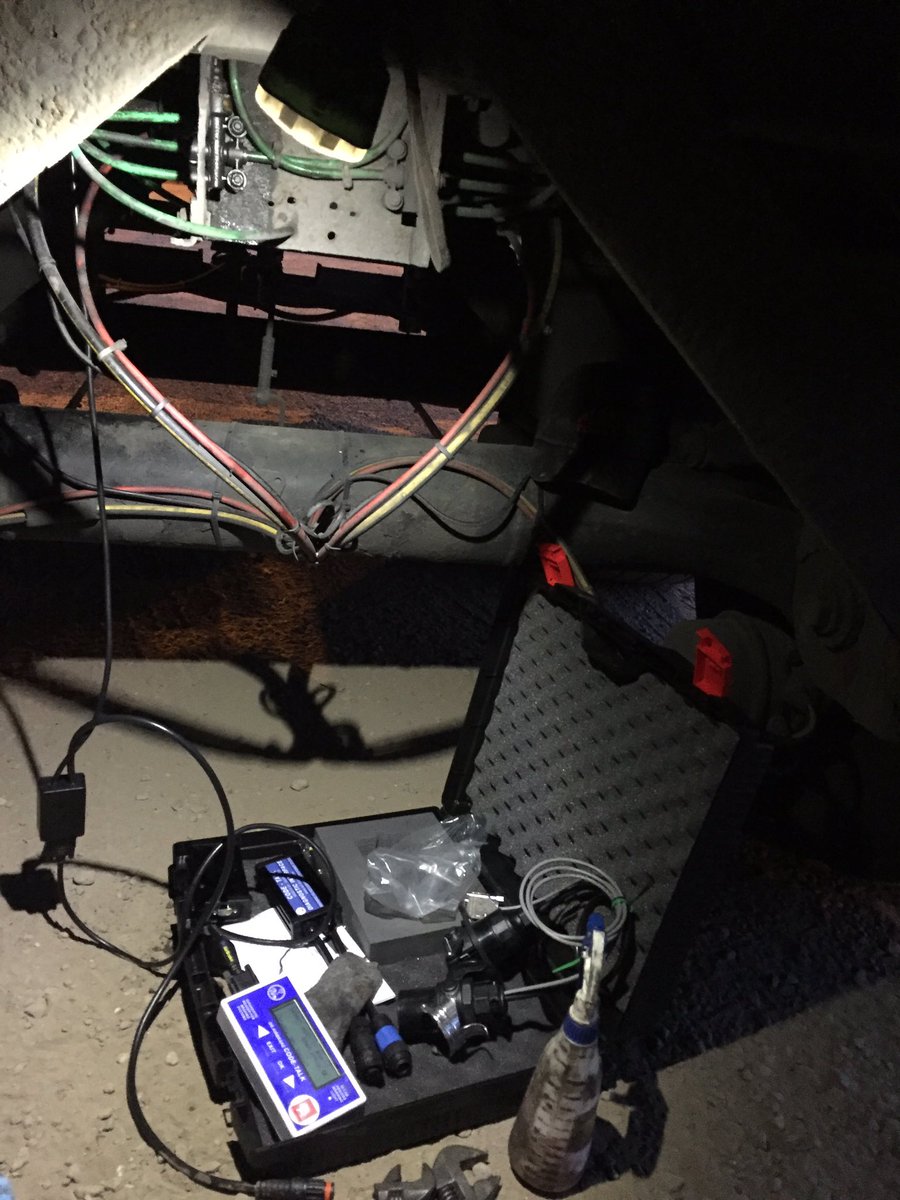 SwbFleet's tweet image. @SwbFleet completing another roadside repair for @MillersRec using my new EBS kit thanks to @aideautomotive #24/7 #tryme