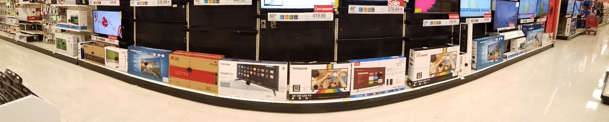 Fake it till you make it! Getting ready for the reset by flexing the new TV's! #ishouldbejacked  #flexallday  #cantsellitfromtheback  #T0895