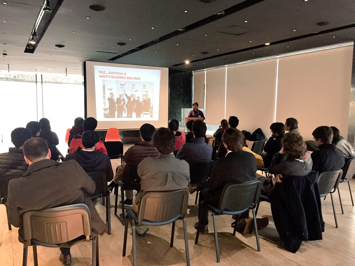 JuventudLAC's tweet photo. [#Ahora] Se desarrolla en Santiago, el diálogo nacional de la Juventud de Chile 🇨🇱
#JovenesEnLaCumbre https://t.co/XjzQ2kLmyb