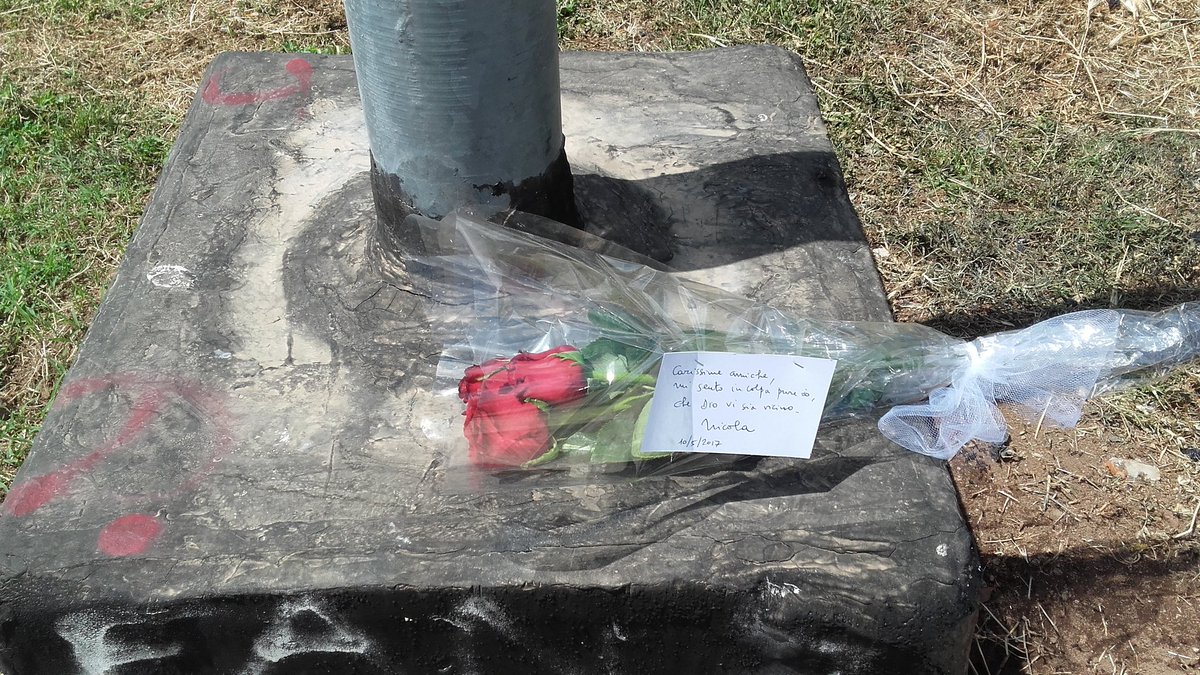 FTrappolini's tweet photo. Roma: morta una giovane e due bambine nel rogo di un camper di una famiglia rom #extrAgora https://t.co/1g3P0JnkEB