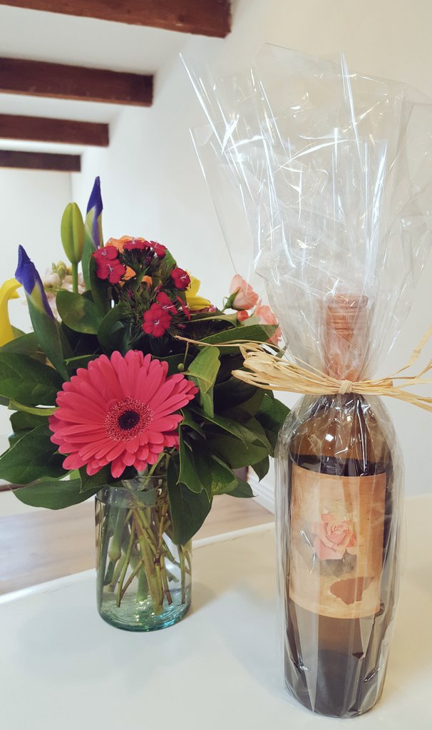 So excited to hear about Vines, Hops &amp; Blooms, the boutique wine and craft beer shop from <a href="/cactusflower72/">Cactus Flower</a>! Cheers! #boozeandblooms