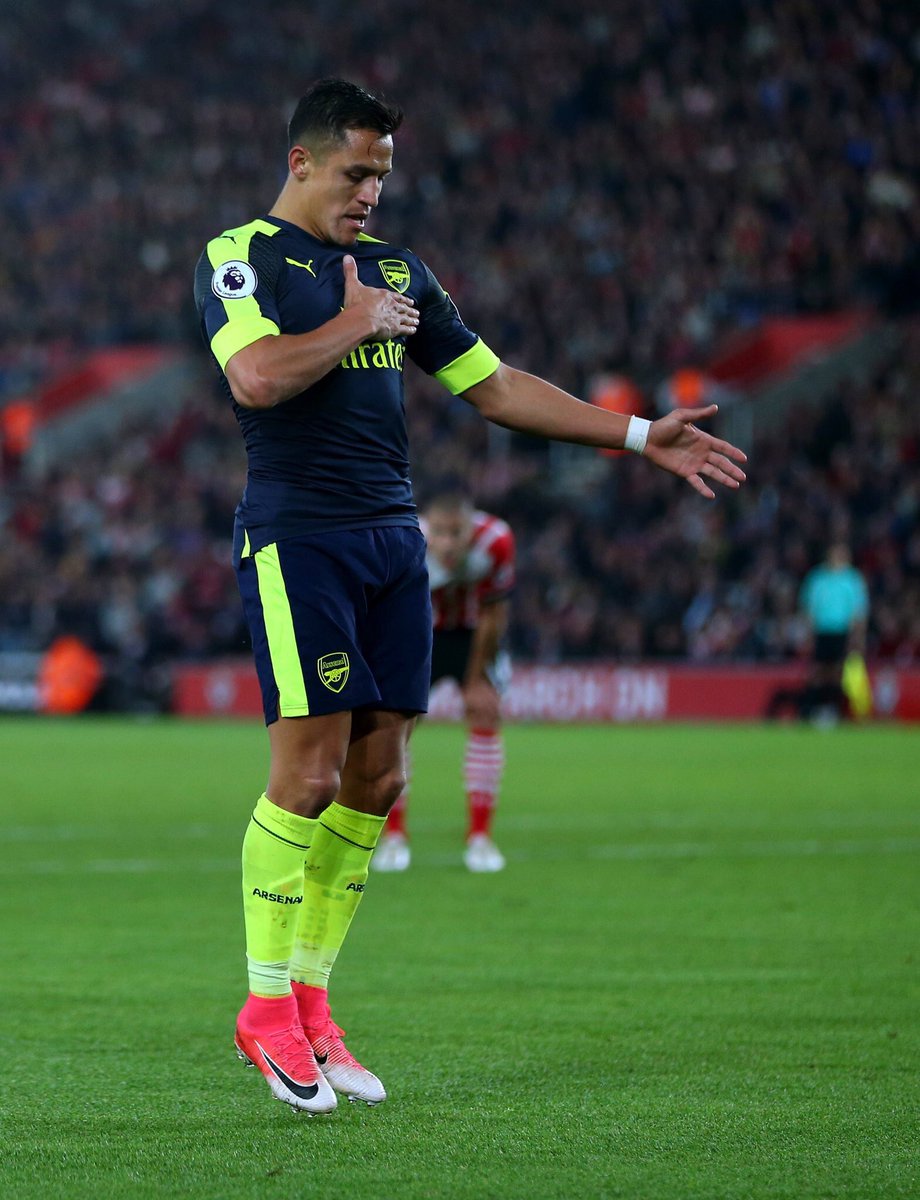 Arsenal_FC_es's tweet photo. Alexis Sánchez 🤙❤️ https://t.co/pfOrlpl14u