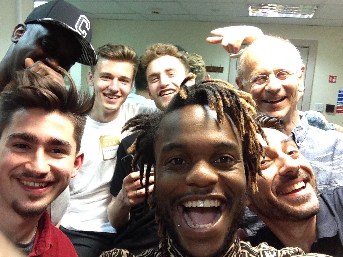 ThandaMutero_'s tweet photo. Clearing space on my phone and I'd forgotten about this...much respect to @TomMisch and @barneyartist 🙏🏾✨ https://t.co/vcnditnj4p