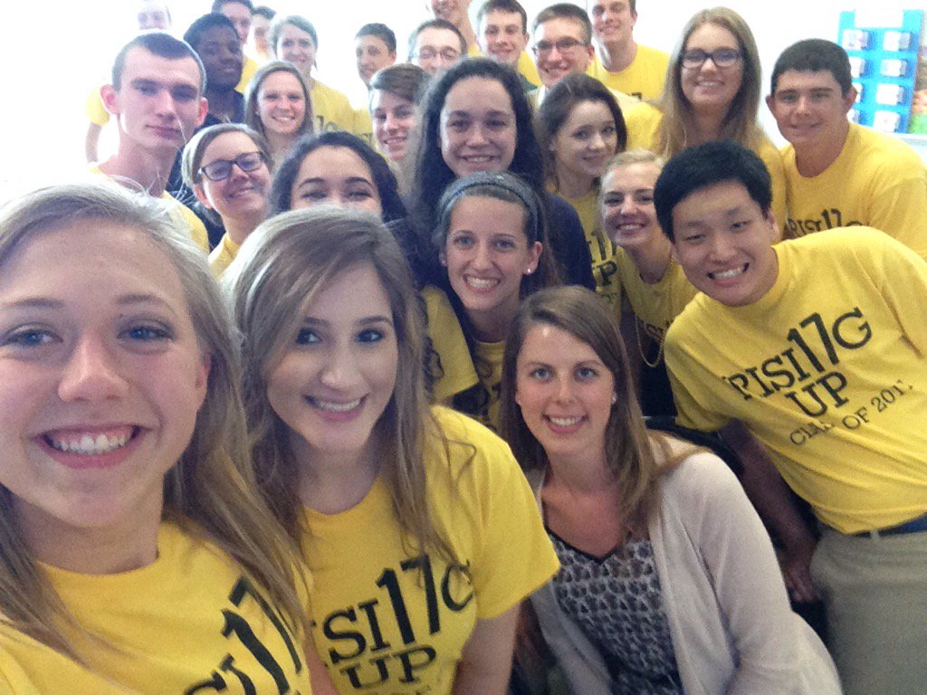 FaithofaGriffin's tweet photo. Our final senior selfie ❤️ https://t.co/szEMQ1TLhO