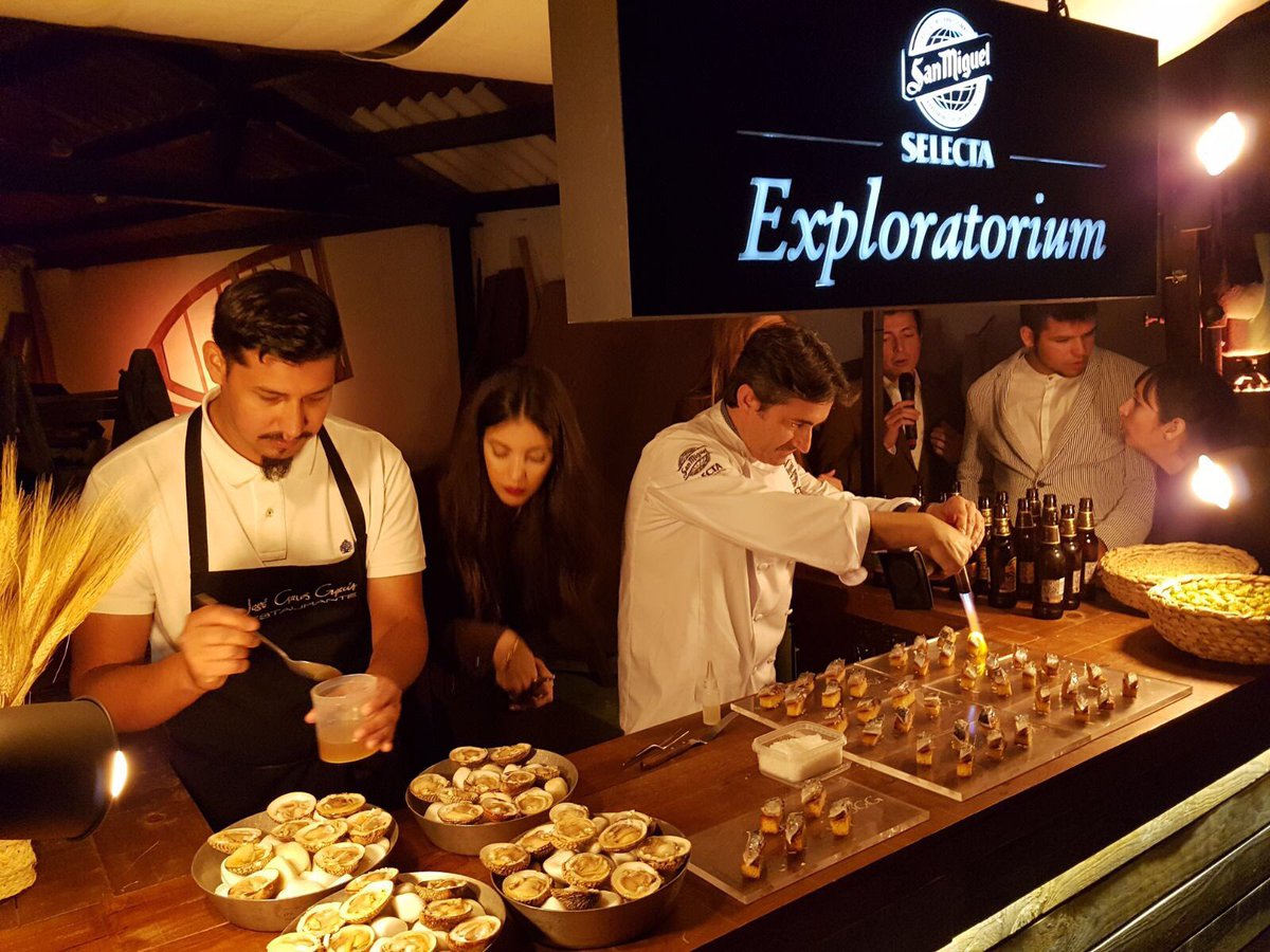 manuelcalderonl's tweet photo. #HayQueExplorar los sabores en maridaje de #SanMiguelSelecta con el menú elaborado por @jcgrestaurante #maravilloso #extasiados #paraiso https://t.co/o4r7D9U3KN