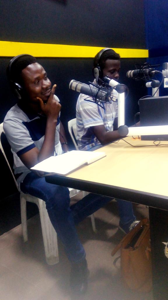 Elphilipay's tweet photo. Its a wrap .... @ultimatefotball @Teefash_16 @koyero @Babanyaro_11 #gieartleads #sportcasting https://t.co/4akf1hQvHv