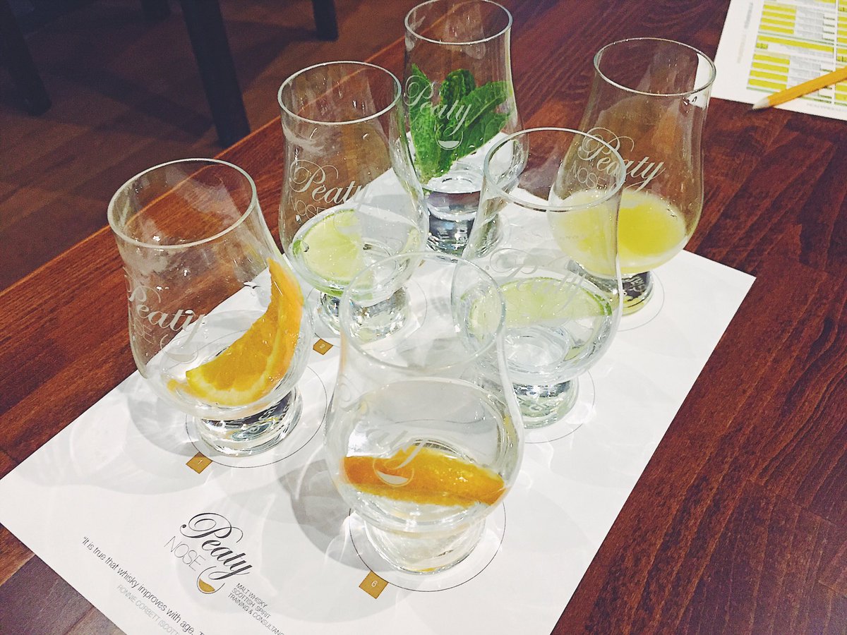 Cracking night trying lots of different gins from the Scottish Isles last night. Brilliant tasting and great company! 🍸 #gin #scottishgin