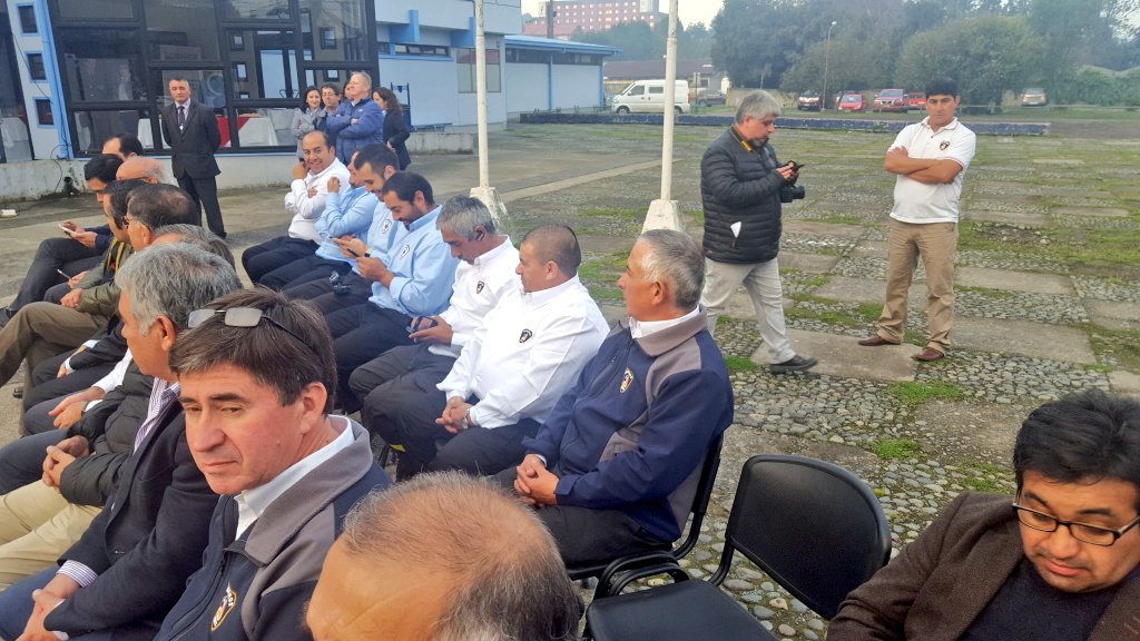 queilencl's tweet photo. Ahora: Segunda Compañía de Bomberos de #Queilen #Chiloé recibe oficialmente su nuevo carro bomba de parte de Intendente y Gobierno Regional https://t.co/0Vdyt3Knxe