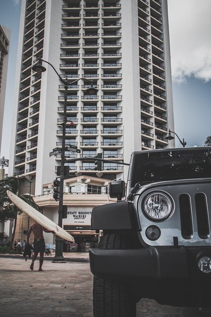 HyattWaikiki's tweet photo. Mahalo #WakeUpMatt and #Hertz for the great pic. Yes, renting a Jeep on #Oahu is as fun as it looks! #surf #hyattregency #pualeilanishops https://t.co/sivKLeaeuS