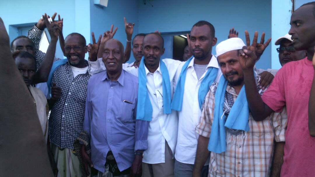 Houssein_mjo's tweet image. Les 4 combattants de la liberté du @DjiboutiMRD qui étaient arbitrairement arrêtés et retenus depuis plus de 47 jours ds la sinistre #Gabode
