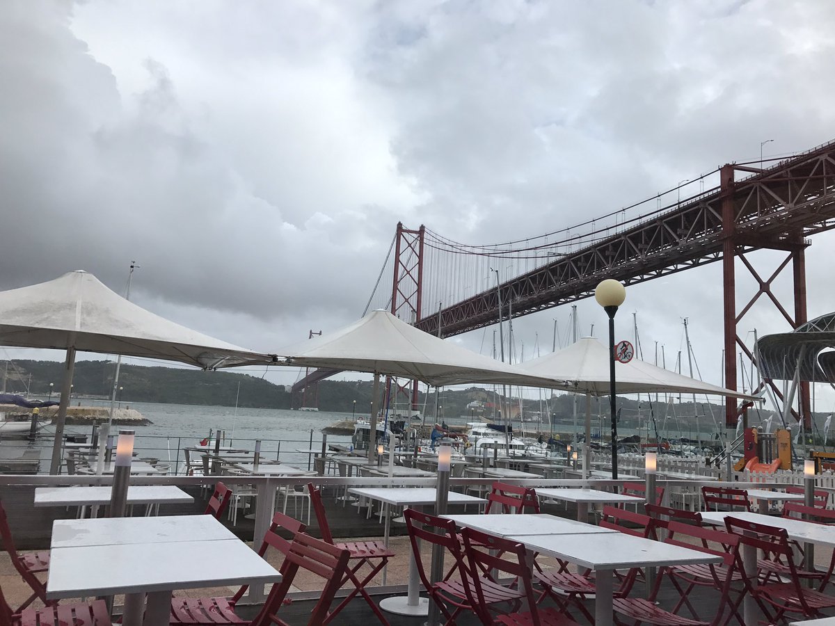 myDestinative's tweet photo. Day 4 of 6 in Lisbon Portugal: Rainy day program. Oceanarium and dinner @ the Docks. Beautiful view including #travel #citytrip #yespomfrit https://t.co/ibXffYGHzT