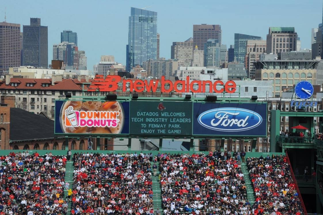 datadoghq's tweet image. Hey Fenway, we&apos;ve taken over your scoreboard :) Enjoy the game! ⚾💜⚾  cc: @fenwaypark #boston #redsox #notquiteadashboard