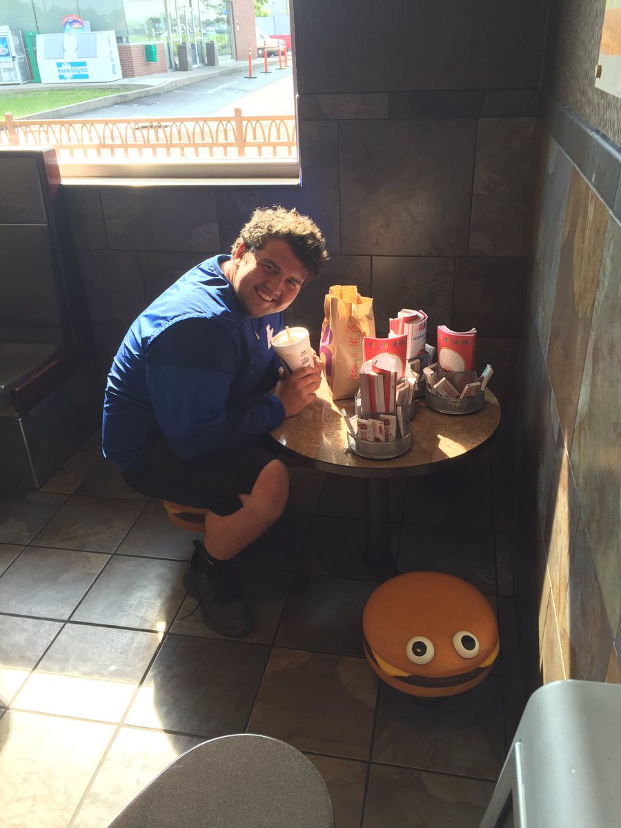 Rando w a big W today in sectional prelims, @ChauchStamm had to sit at the kids table at McDonalds. Yup!