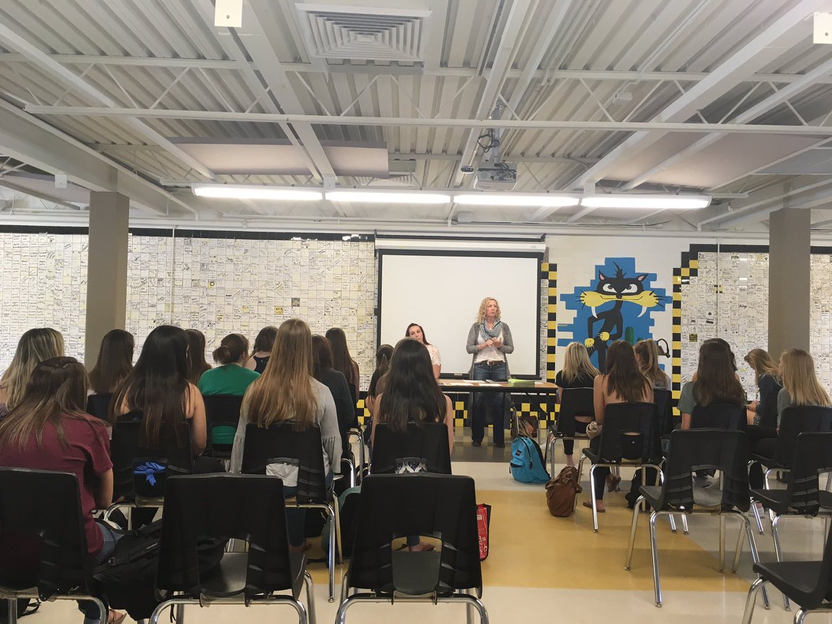 Saguaro_HS's tweet photo. @SHS_Pom_Cheer Meeting taking place in the Community Room! #GoCats https://t.co/88BISxwpCW