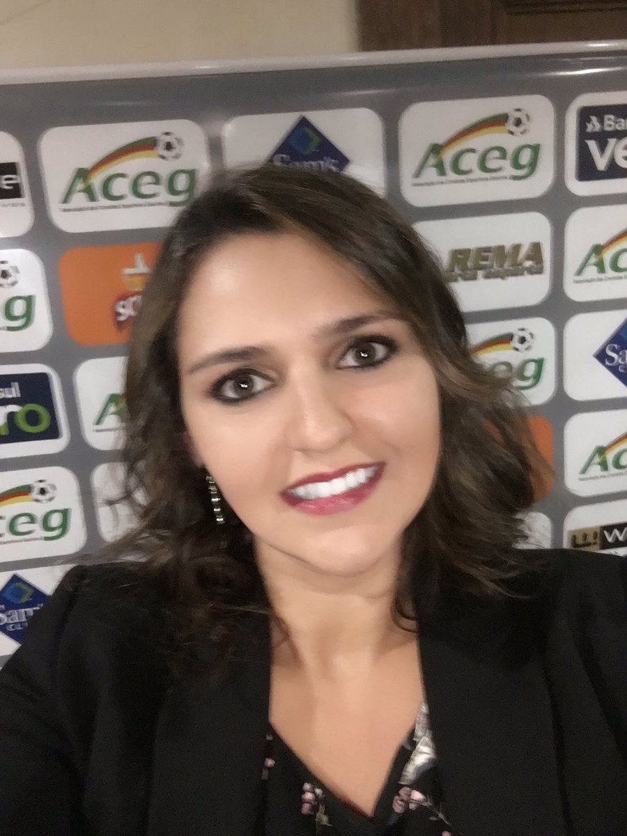 Resultado de imagem para Christiane Matos, jornalista da TVE RS