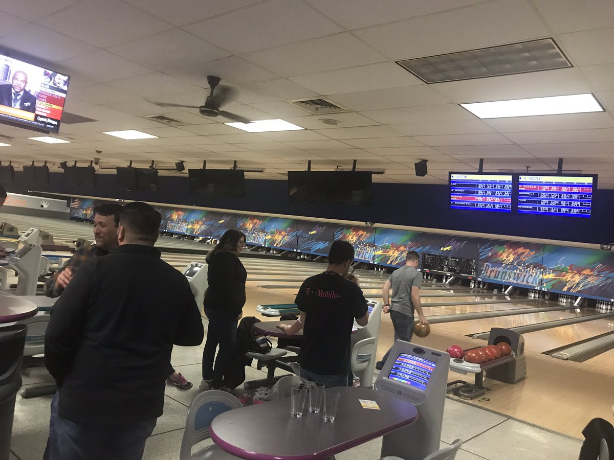 SteveMontalvo33's tweet photo. Competition always bring out the best in #COCentral! Iron sharpens iron...#teambuilding @DianaTreantos @dmblongo https://t.co/QcY4iqUh9k