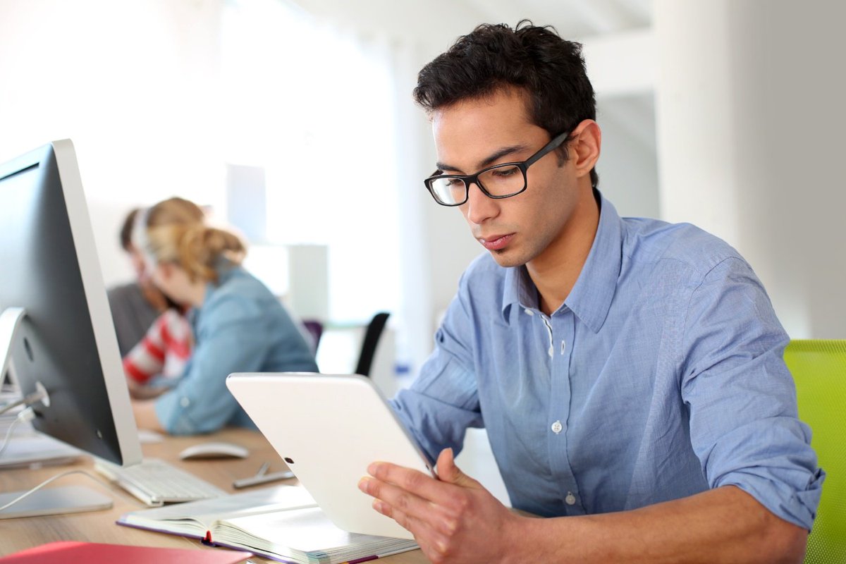 newtalent__'s tweet image. Creators of linkable content are seen as people who have authority and are credible. Why #LinkableContent Wins: hubs.ly/H07l__p0