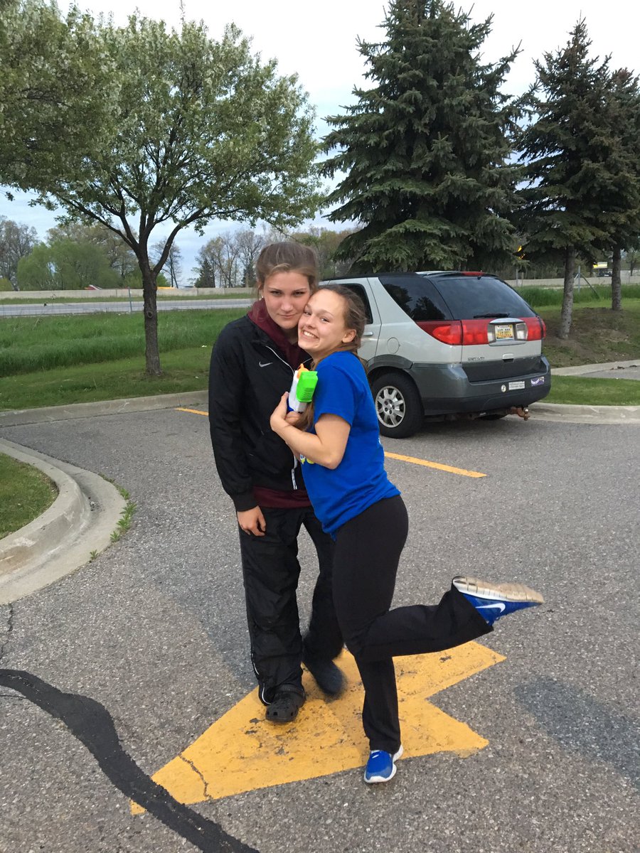 WarsSLE's tweet image. Also yesterday, @megan_mieske surprised @Smith_Jessalyn and took first blood. Good work meg😏😏