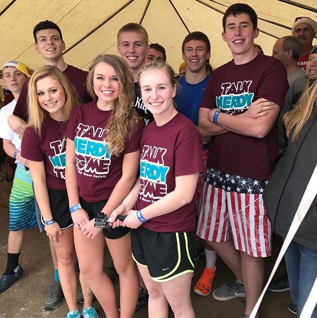Jackson__Riley's tweet photo. When you try to take a group pic with Stubs https://t.co/2FuifyWHXD
