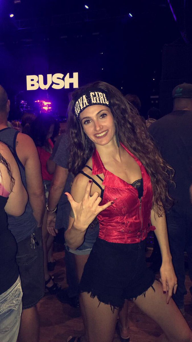AmberNova73's tweet photo. Rocking out to my entrance song🎸🎼 #machinehead #bush 5/9/17 @HardRockOrlando @bushofficial @GavinRossdale #flashback #earthday2016 #edbd2016 https://t.co/pOKjV3zAqi