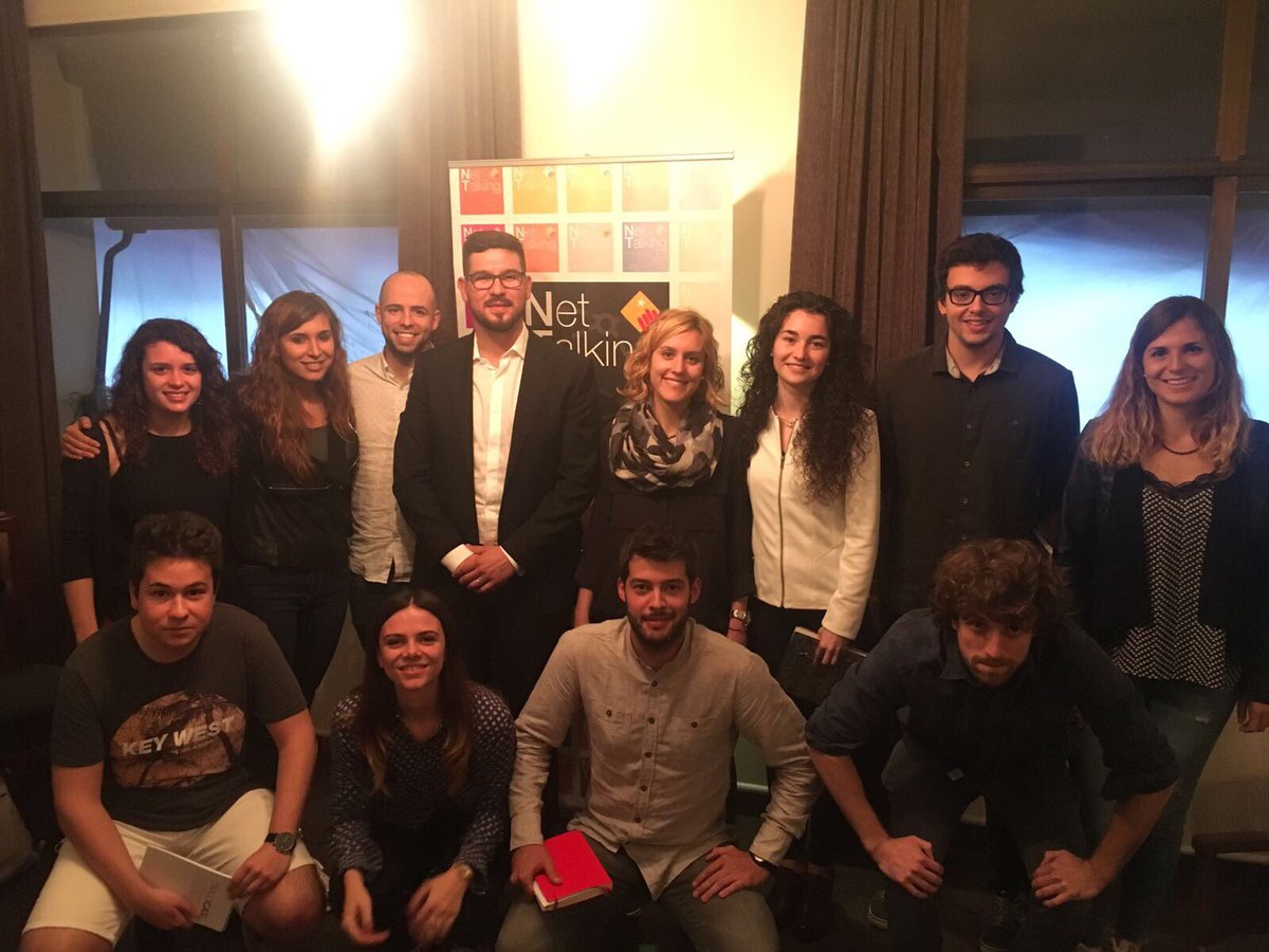 MagdaGregori's tweet photo. Fantàstic @NettalkingCat amb Roger Heredia, president del banc d'ADN de desapareguts de la guerra civil espanyola https://t.co/Oy43bfI8O5