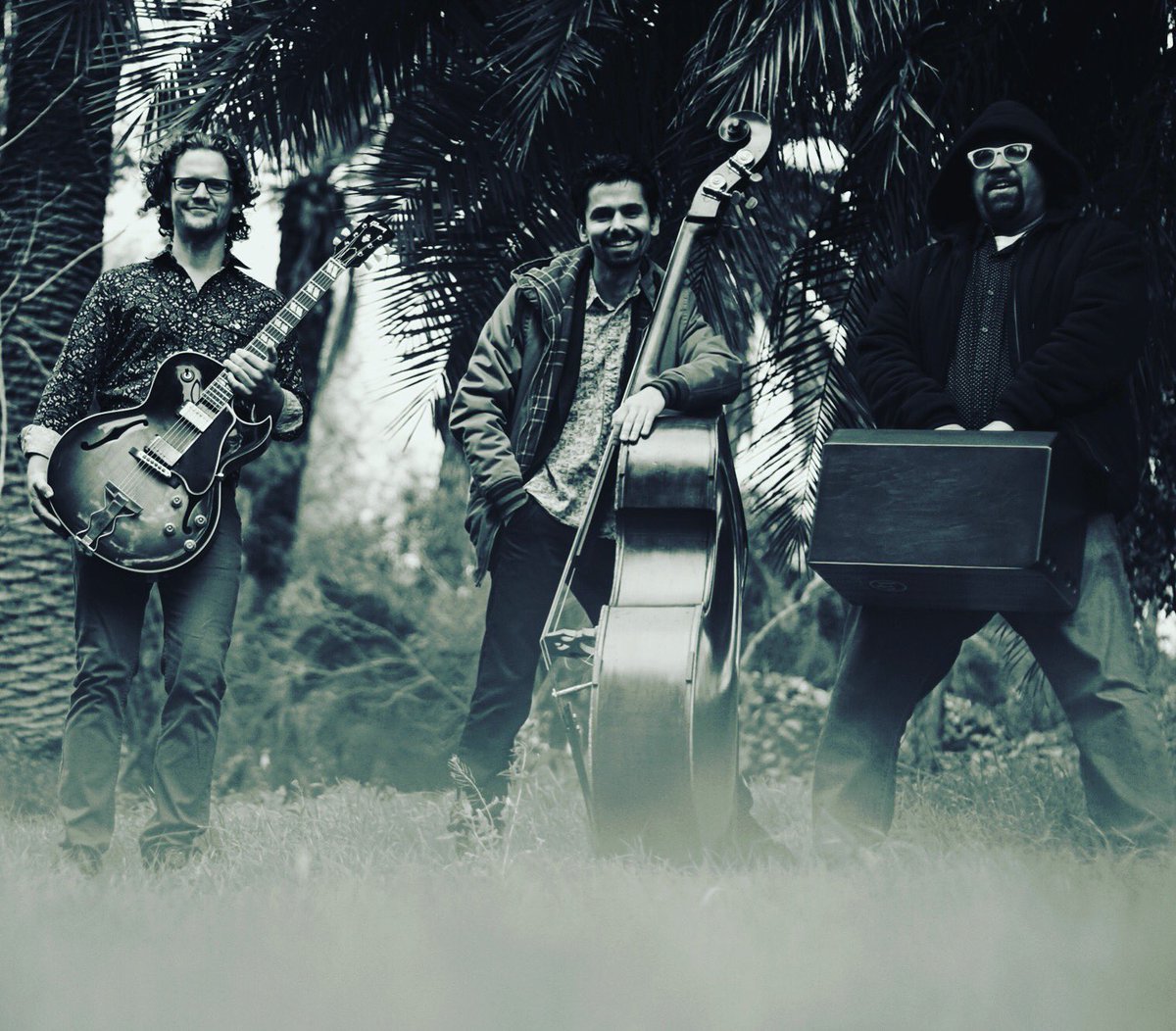 homenajemusic's tweet photo. See you tonight Ventura! #squashedgrapes 7pm album release show. https://t.co/7nDAtDgIKq