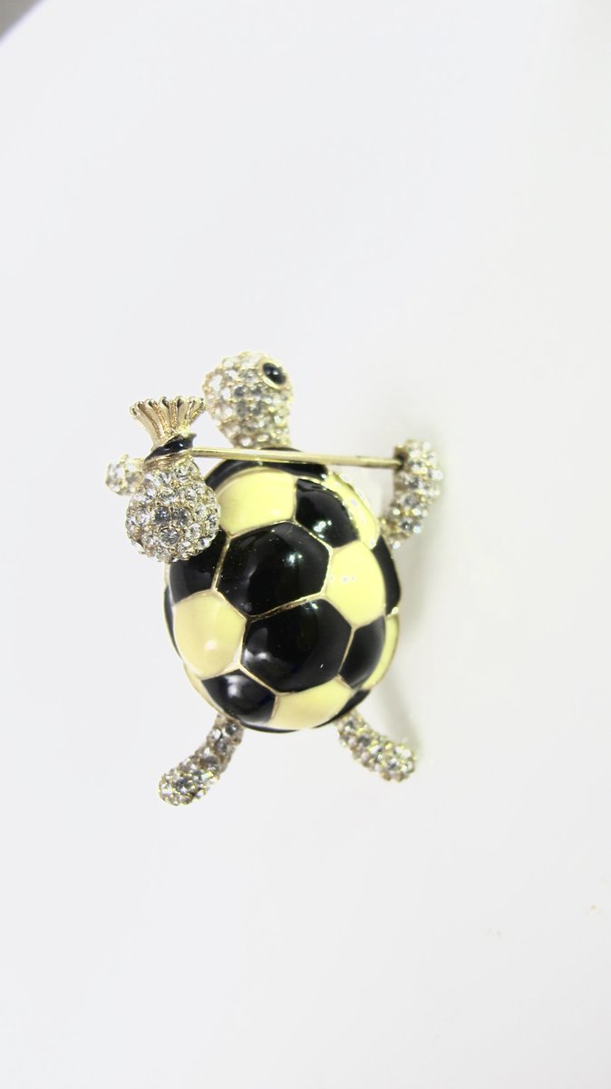 TonettesTreasur's tweet photo. https://t.co/JcvDIA1Gb4 #cinerjewelry #cinerturtle #hoboturtle #figuralturtlebrooch #tonettestreasures https://t.co/y16rrNHZi8