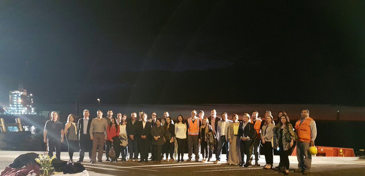 ProChile's tweet image. Autoridades del Puerto Antofagasta y Dir. @mdrojasp dan la bienvenida a importadores que ya están en la ciudad para ser parte de #Enexpro