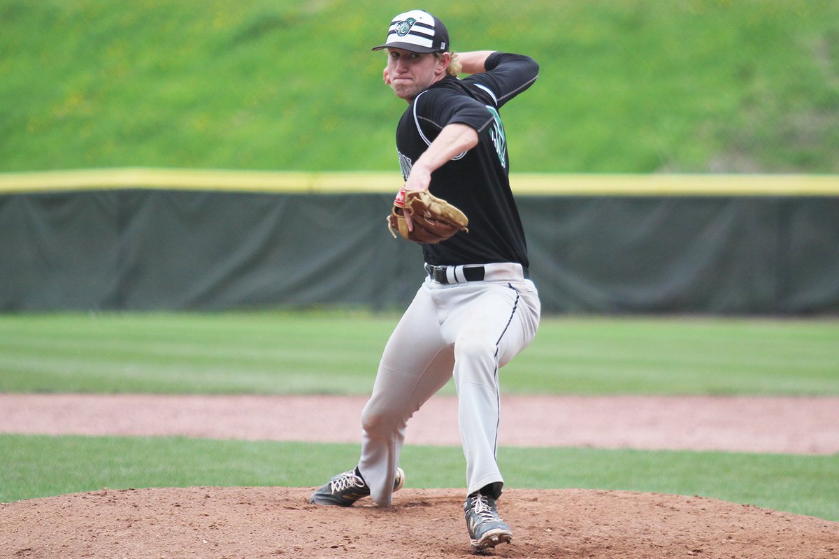 TheGameFM's tweet image. Enjoyed talking w/ @CastletonSports star and @CvuAthletics grad Davis Mikell as Spartans head to @d3baseball tourney bit.ly/2q4BBxm