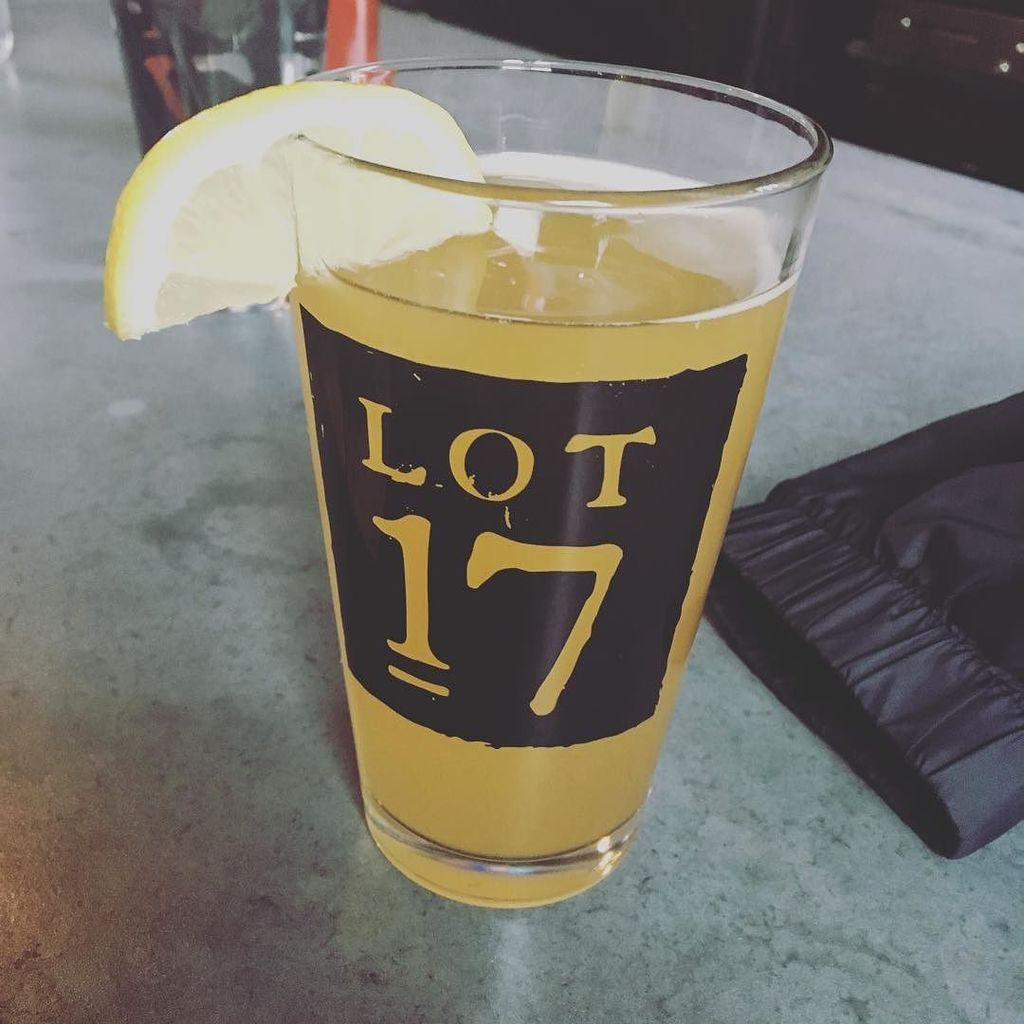 BTOTerri's tweet image. I love shandy season. And build guild night. It's a perfect combination on this lovely evening. #buildguild #geeks… ift.tt/2q46wKK