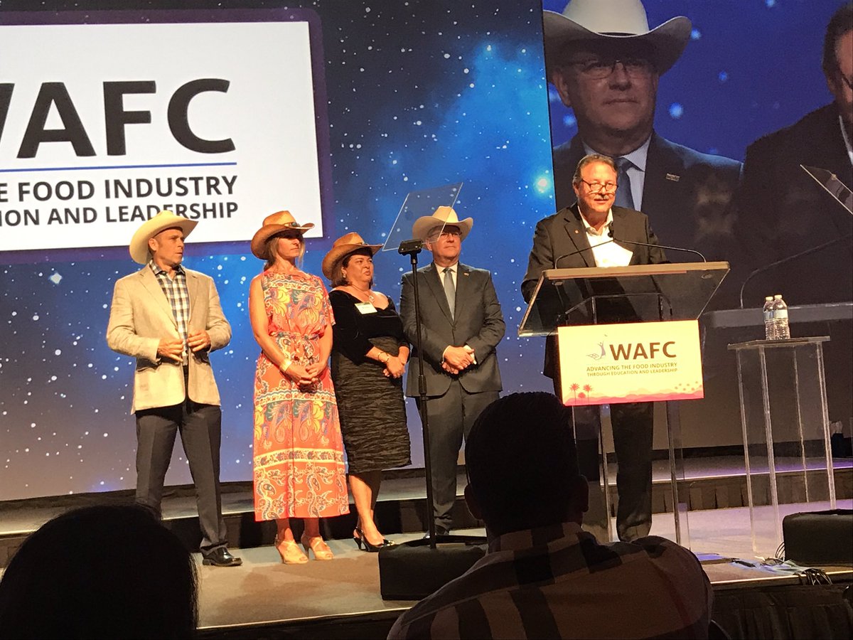 stephtrillas's tweet photo. Giddy up!! Let's get ready for Texas in 2018! #shineon #WAFC2017 @IlluminatorsOrg https://t.co/xobn10XfZV