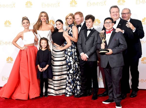 cultjer's tweet photo. ABC paid up, so ‘Modern Family’ is coming back for at least two more seasons. https://t.co/0s1Isz8VD9