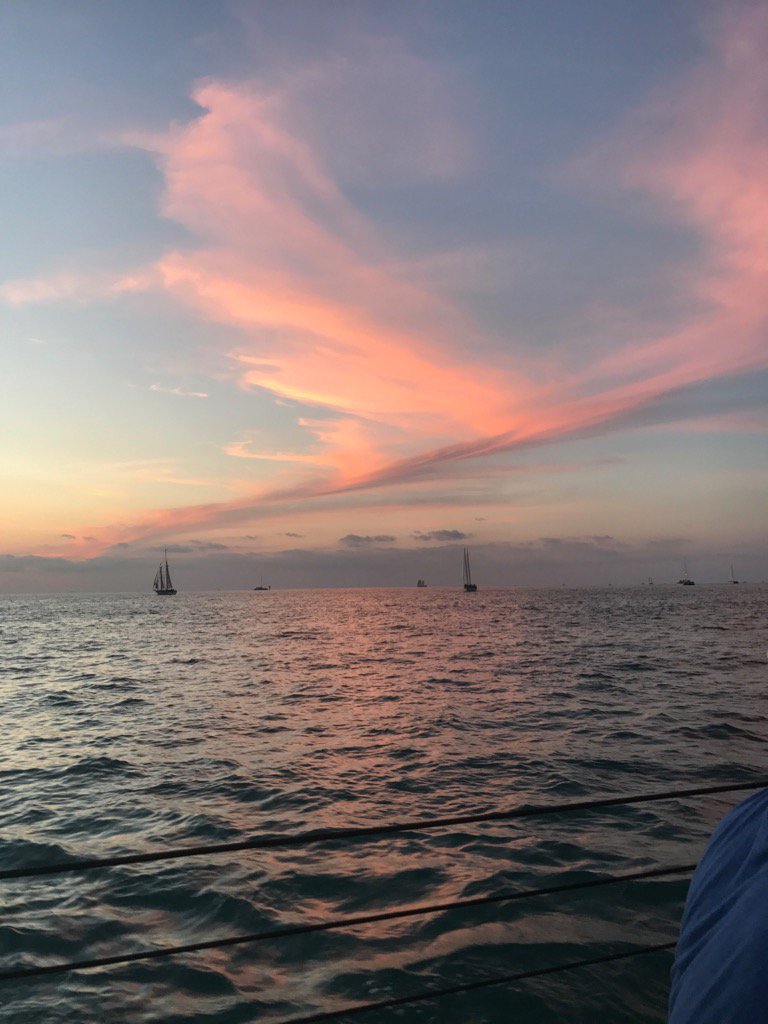 cynz0322's tweet photo. #SunsetKeyWest https://t.co/ROqtiuaIAl