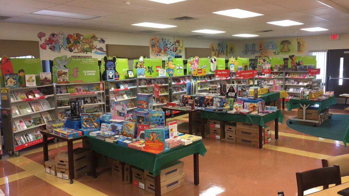 lcmediatbk8's tweet photo. Book Fair is here! 💥 Ss preview Thurs/Fri and sales begin Mon 5/15.  Stock up for summer reading! #hubofschool #teachTBK8 https://t.co/ULHbhpKxRd