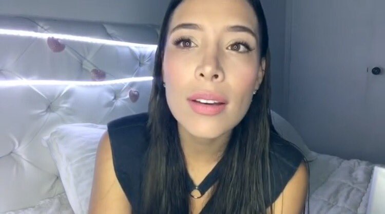 luisaffernandaw's tweet photo. Luisa fuma! Míralo en su vídeo de YouTube!😨❤️ @luisafernandaw https://t.co/qu7osK7689