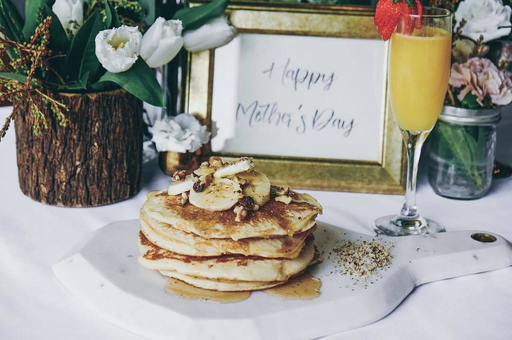 Want to try our delicious pancakes? We have a few spots available for the Mother's Day Brunch on Sunday! Hurry up and call for reservations…