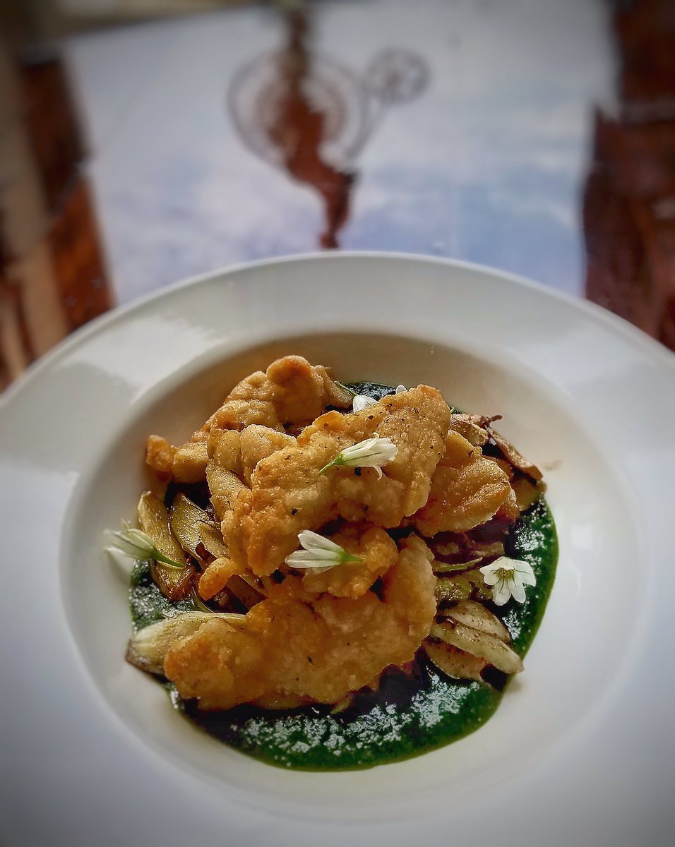 A special guest:

Veal Sweetbreads / Green and White Asparagus / Maitake Mushrooms /  Stinging Nettle Nage